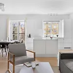 아파트 Bright & Inviting Near Aros Art Museum