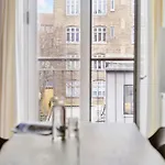 Apartment Bright & Inviting Near Aros Art Museum